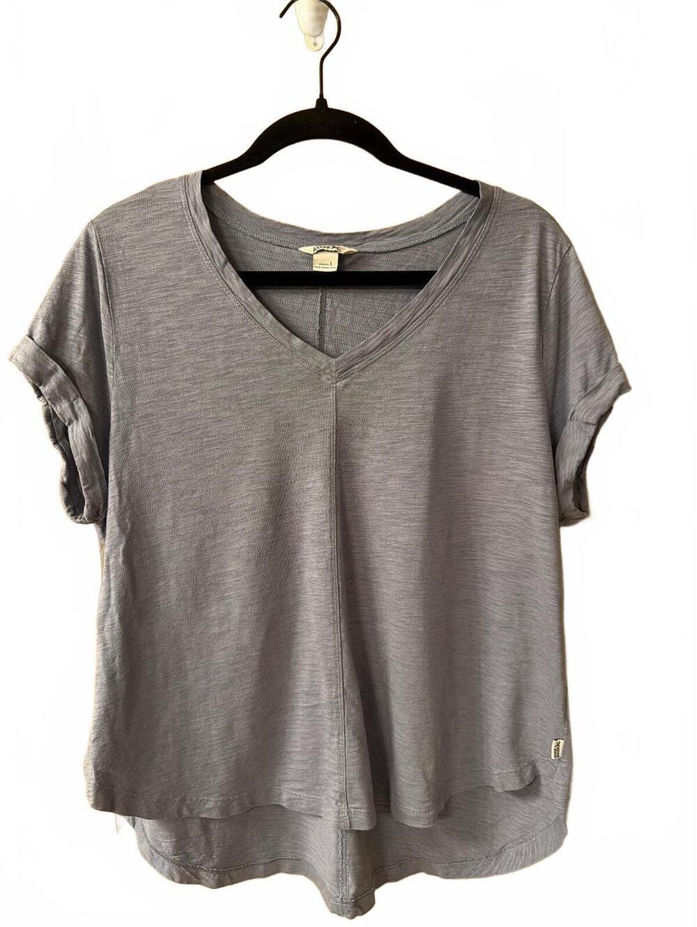 Eddie Bauer Women's Light Blue V-Neck Short Sleeve T-Shirt Size Large